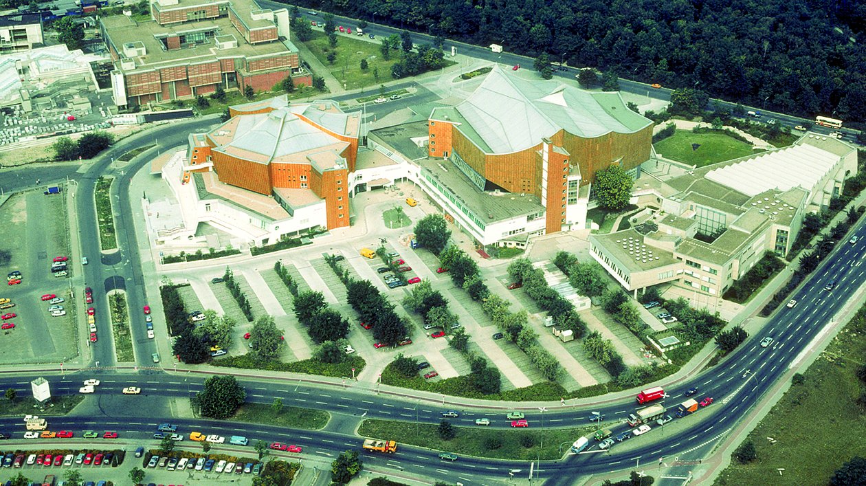 Luftbild der Berliner Philharmonie von 1997 mit Kammermusiksaal und Kunstgewerbemuseum