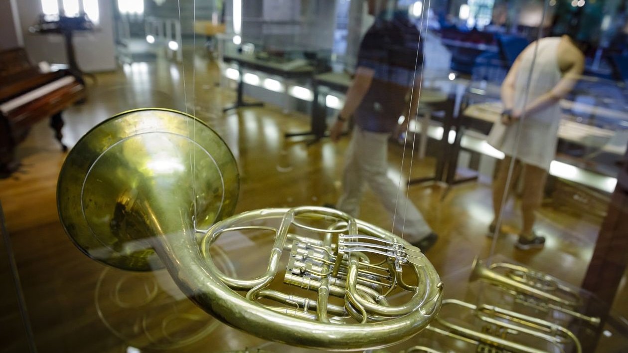 Instrumente des Berliner Instrumentenbauers Moritz im Obergeschoss des Museums