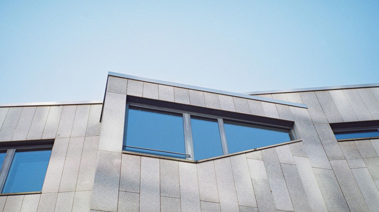 Facade of the SIM. Photo: Tina Willim Facade of the SIM