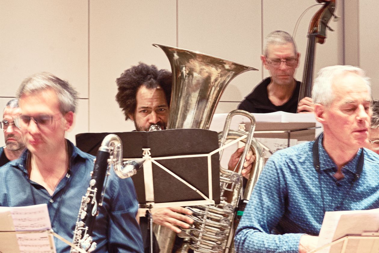 Musicians of the Hannes Zerbe Jazz Orchestra with tuba, clarinet and double bass