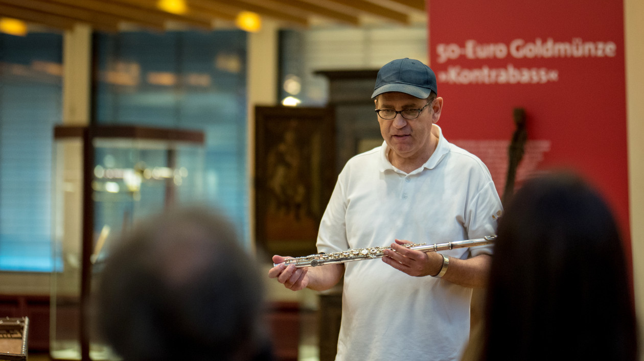 Museum guide Jörg Riehle during a guided tour