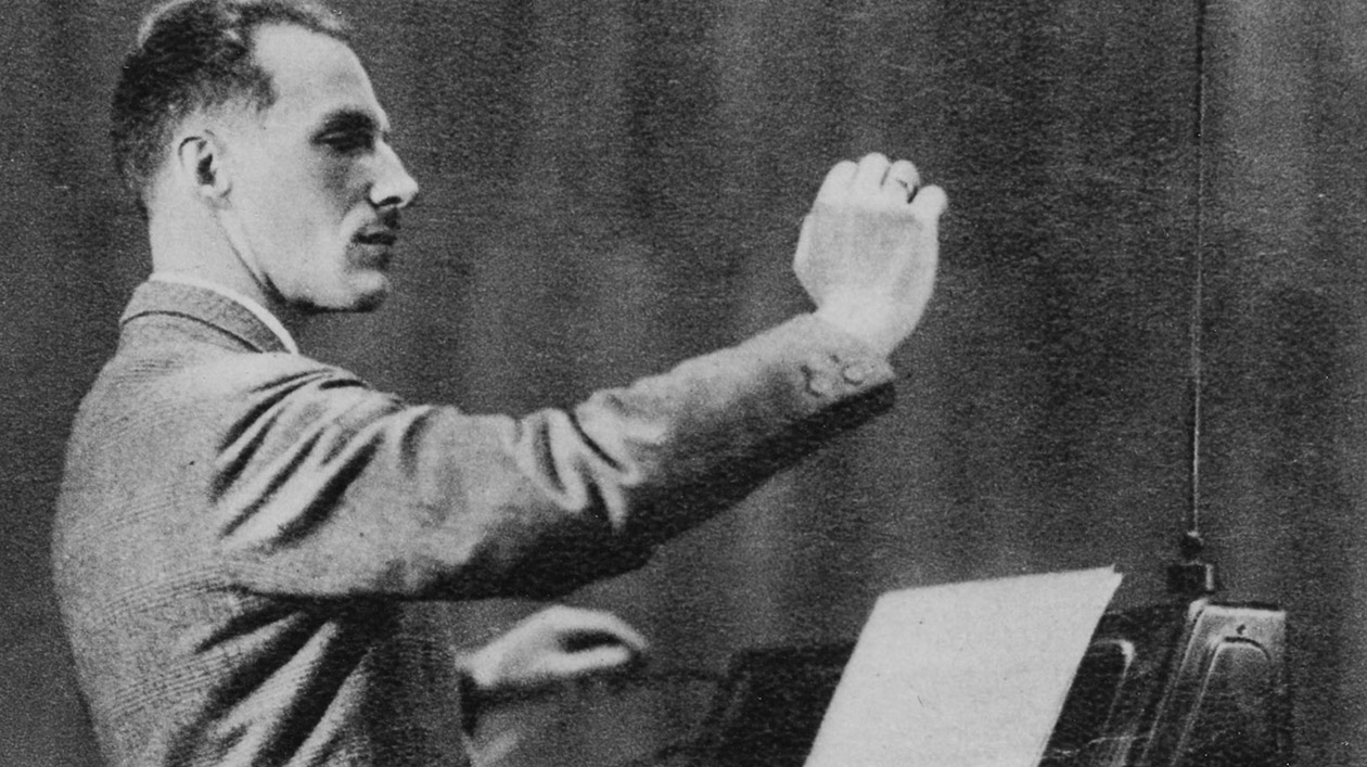 Lev Termen spielt auf seinem Theremin. Reproduktion aus: Frankfurter Illustrierte Nr. 30, 31. Juli 1930, S. 826. Foto: Knud Petersen. Bildarchiv des Musikinstrumenten-Museums Lev Termen auf seinem Theremin spielend