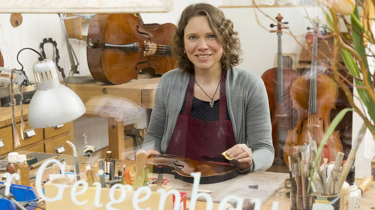 Geigenbauerin Tanja Hidde. (c) Tanja Hidde