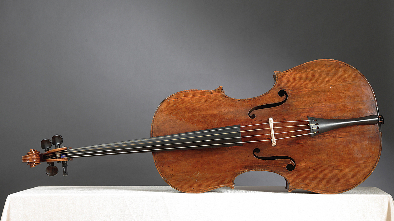 "Beethoven"-Violoncello, Kat.-Nr. 310. (c) Beethoven Haus Bonn, beethov@issay.com