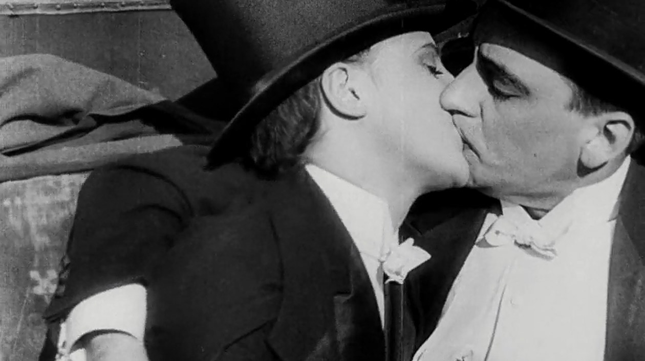 Ossi Oswalda und Curt Goetz in "Ich möchte kein Mann sein". Quelle: Friedrich-Wilhelm-Murnau-Stiftung, Wiesbaden