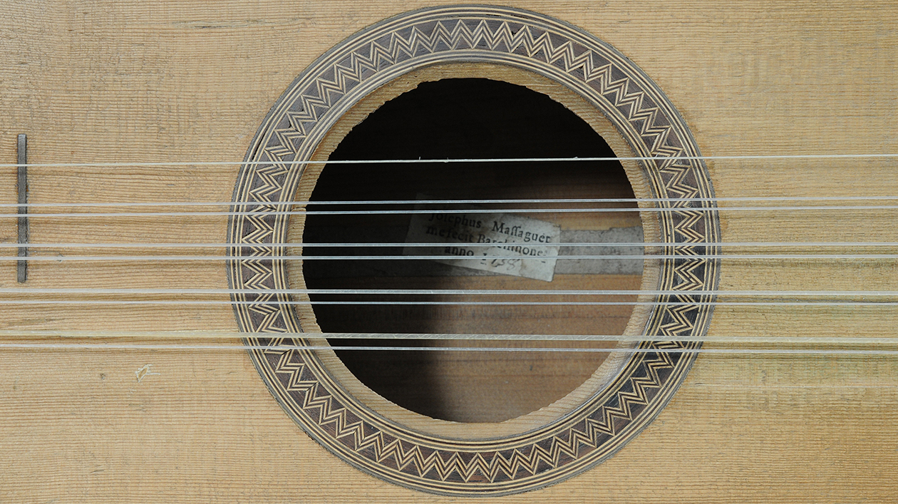 Gitarre von Joseph Massaguer. Foto: Anne-Katrin Breitenborn Gitarre aus der Werkstatt von Joseph Massaguer, Barcelona, 1758